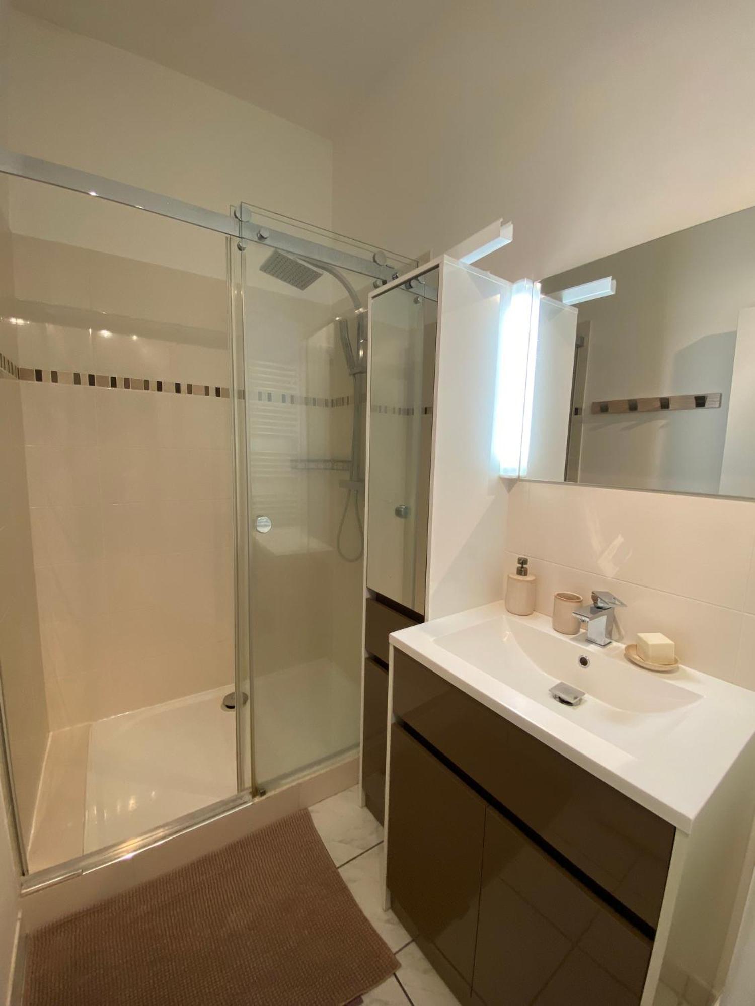 Etablissement 3 Etoiles Avec Ascenseur, 3 Appartements Lumineux Vue Port Avec Balcon, 200M De La Mer, Wifi Fibre, Tous Service Inclus Dieppe Extérieur photo