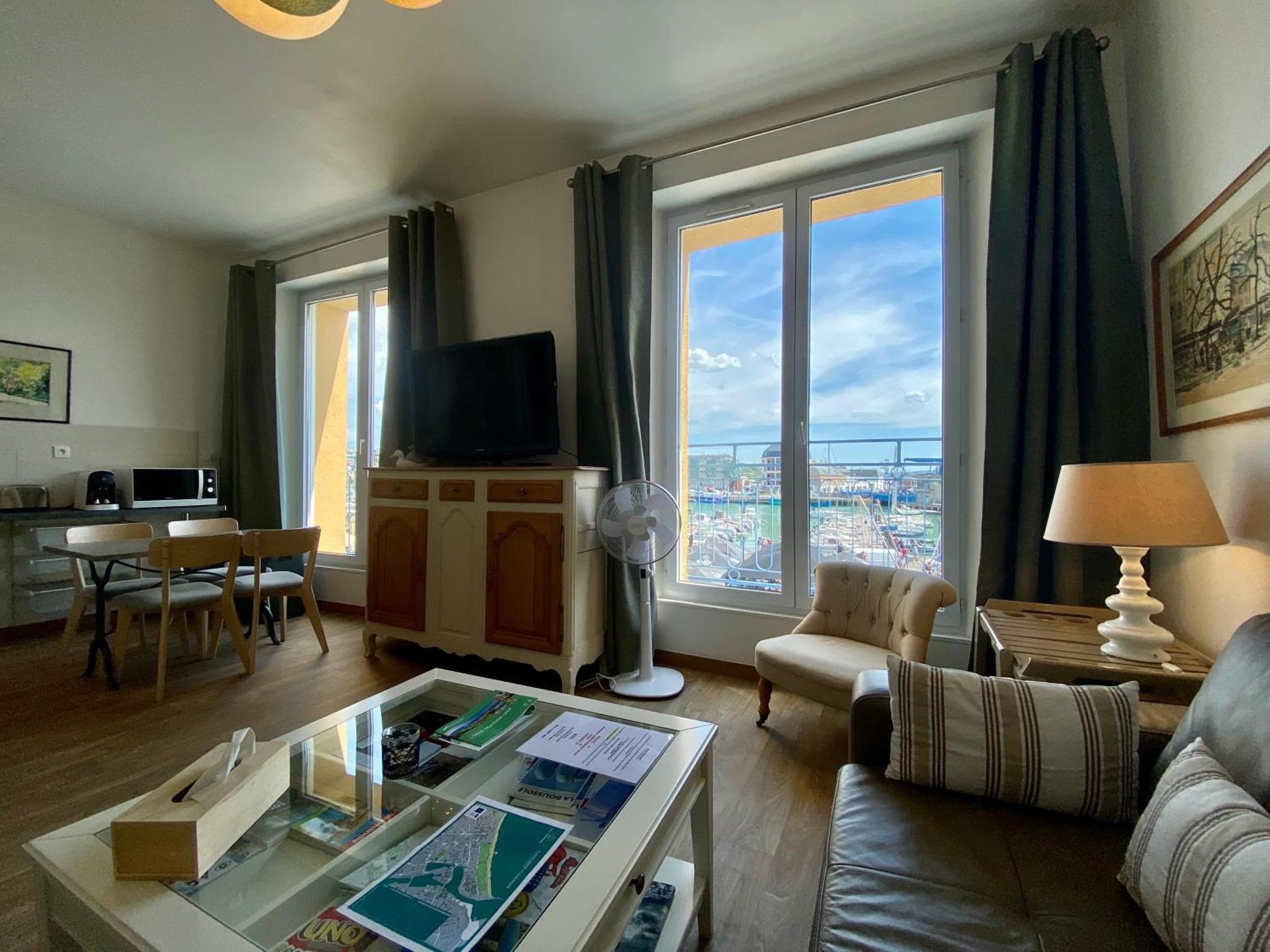 Etablissement 3 Etoiles Avec Ascenseur, 3 Appartements Lumineux Vue Port Avec Balcon, 200M De La Mer, Wifi Fibre, Tous Service Inclus Dieppe Extérieur photo