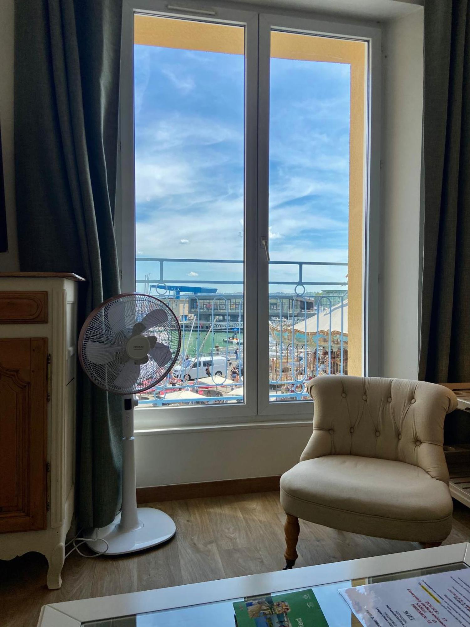 Etablissement 3 Etoiles Avec Ascenseur, 3 Appartements Lumineux Vue Port Avec Balcon, 200M De La Mer, Wifi Fibre, Tous Service Inclus Dieppe Extérieur photo